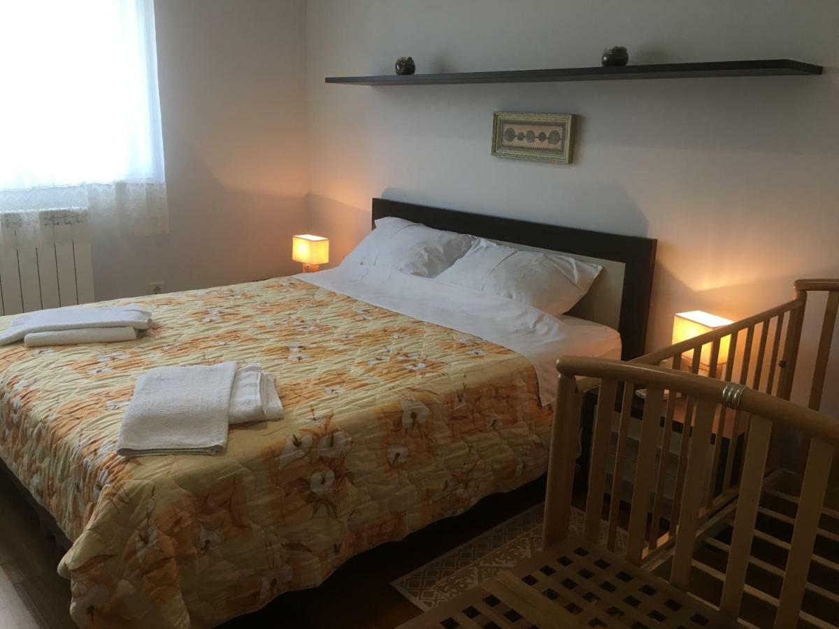 Appartamento House Mia Ližnjan Esterno foto