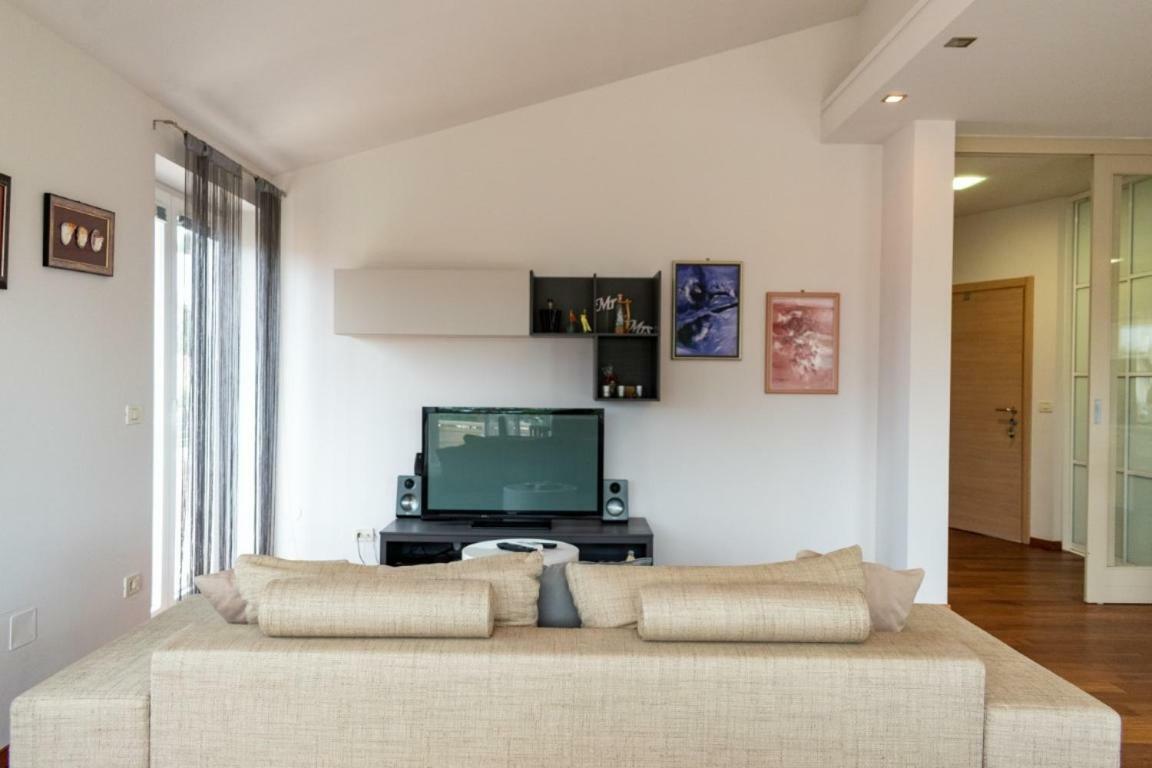 Appartamento House Mia Ližnjan Esterno foto